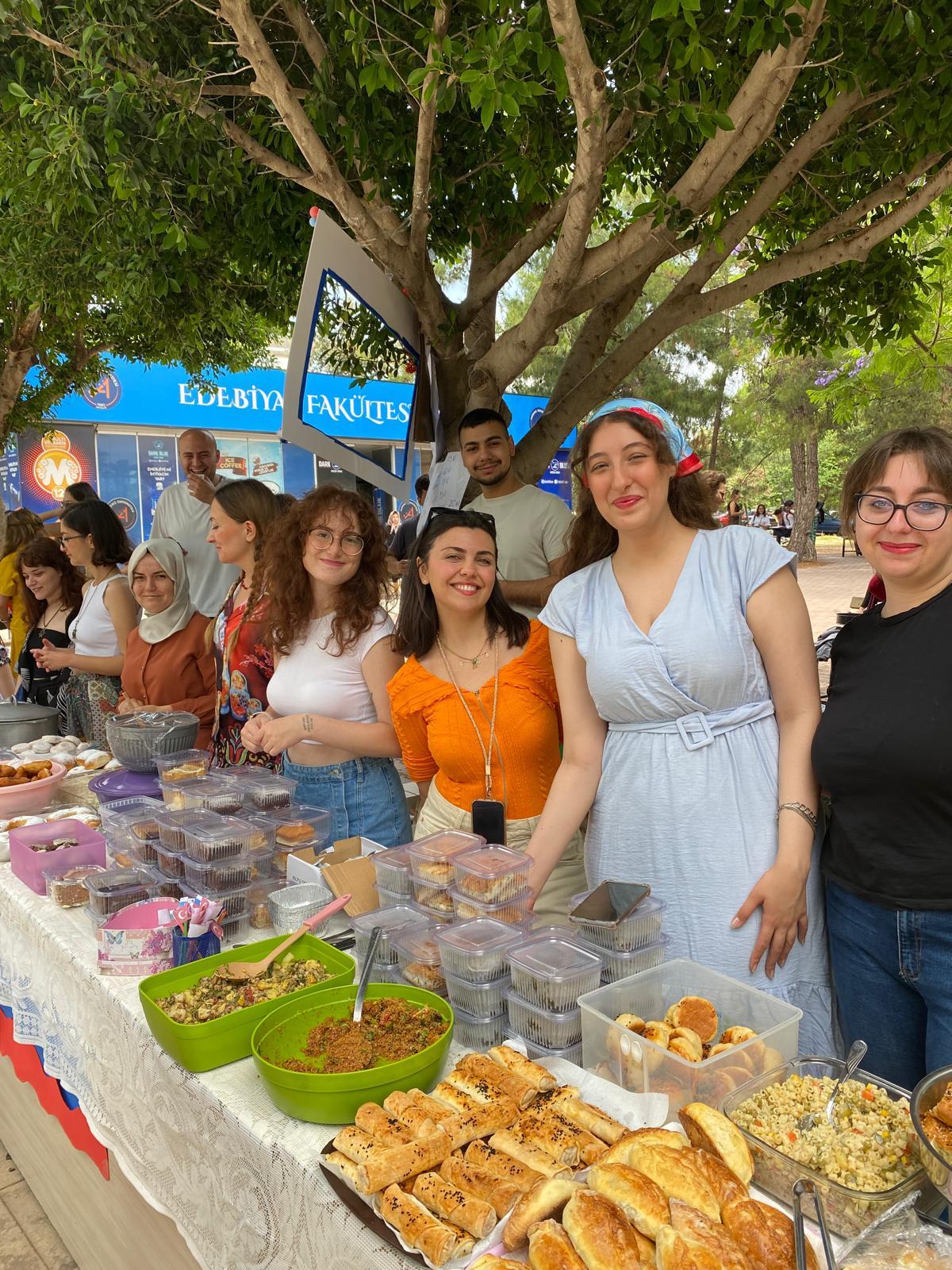 Rus Dili ve Edebiyatı Bölümü kermes etkinliği