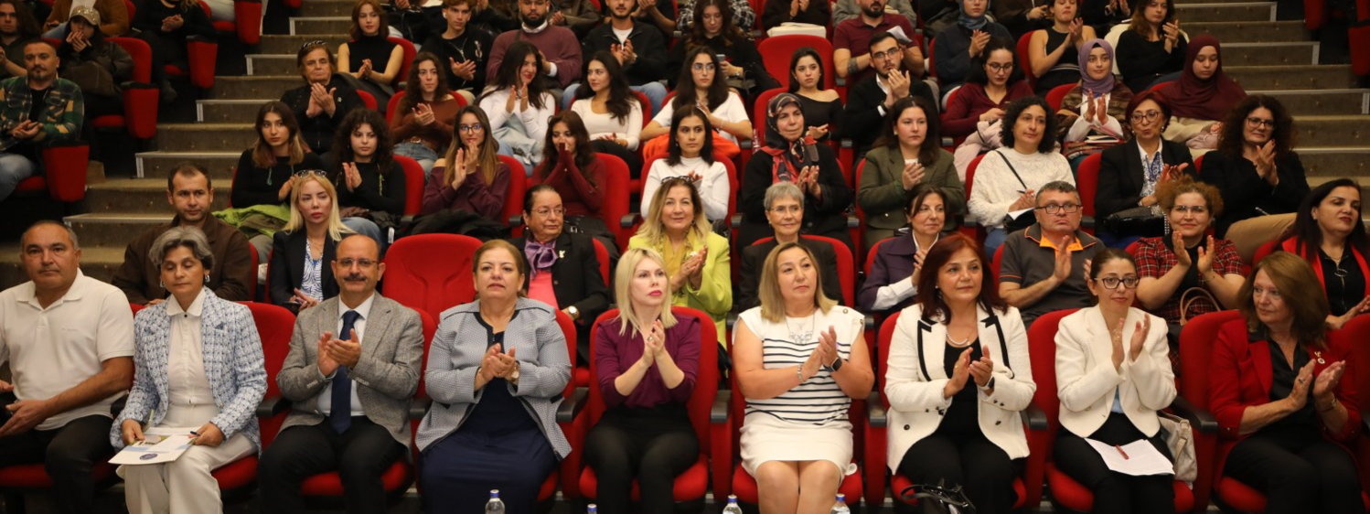 <p>Boşanma ve Kadına Karşı Şiddet Paneli D&uuml;zenlendi</p>