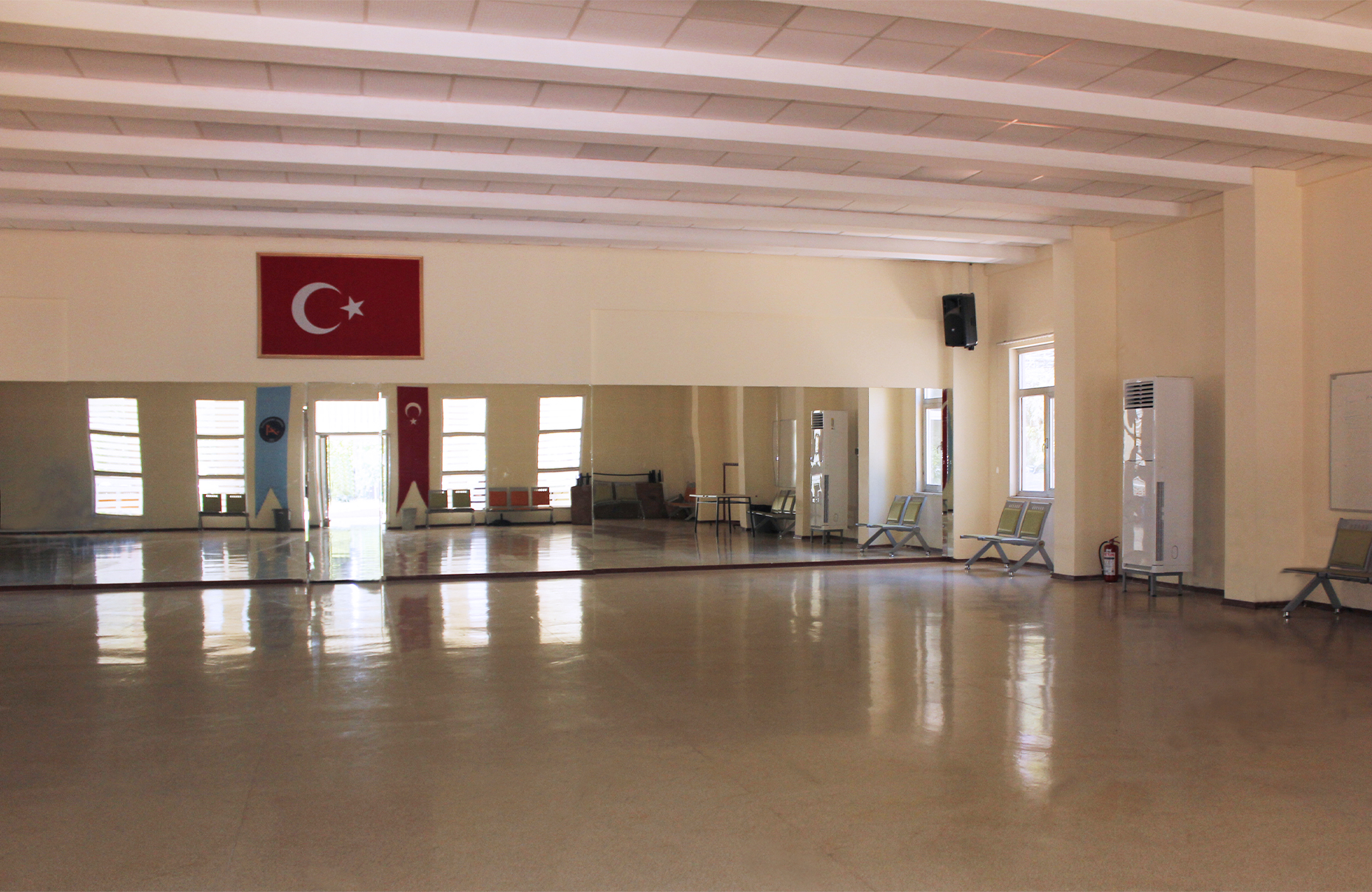 salon-aynalı.jpg