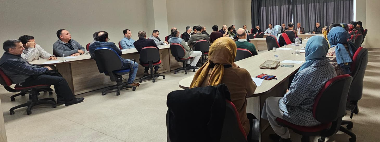 <h3 style="text-align: center;" data-start="189" data-end="285"><span style="color: #ffffff;">2025-2026 Eğitim-&Ouml;ğretim Yılı G&uuml;z Yarıyılı Olağan Akademik Kurul Toplantısı Ger&ccedil;ekleştirildi</span></h3>