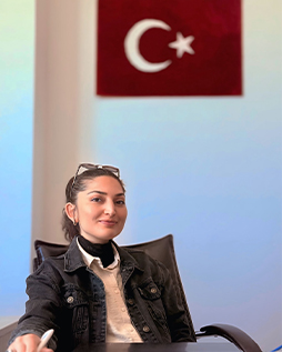 K&uuml;bra Karabulut Ay