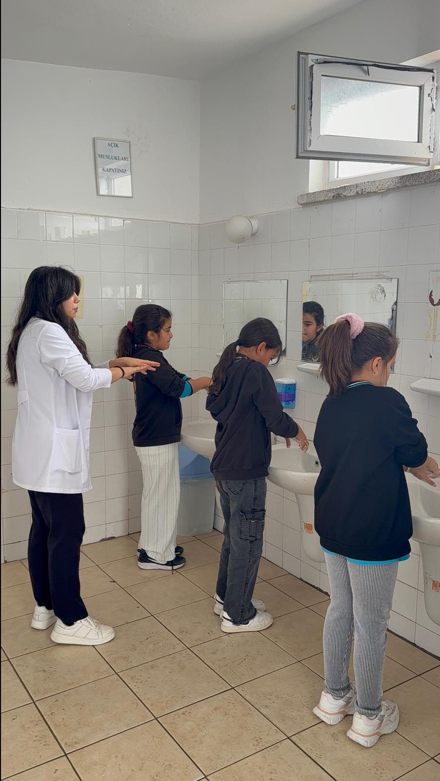 El ve Tırnak Hijyeni Etkinliği