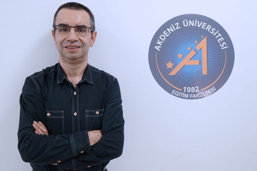 İlhan hoca.jpg