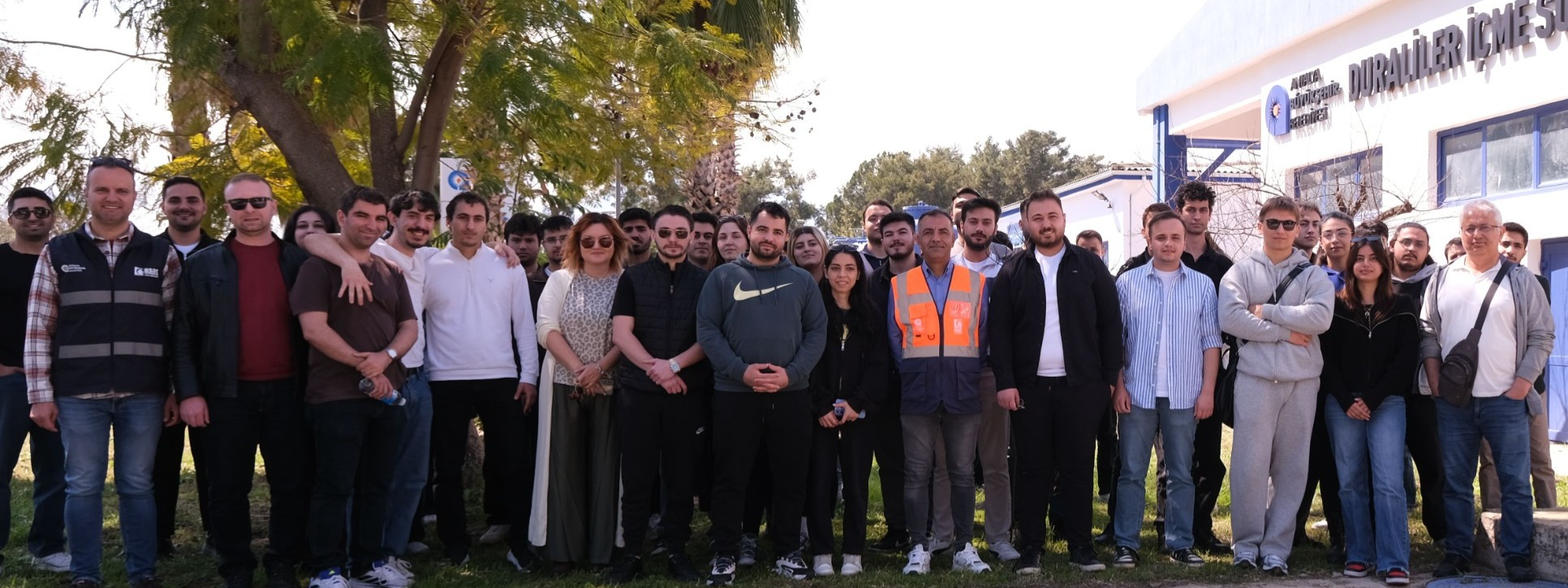 <p>B&ouml;l&uuml;m&uuml;m&uuml;z &Ouml;ğretim &Uuml;yesi Do&ccedil;. Dr. Halil İbrahim Burgan tarafından y&uuml;r&uuml;t&uuml;len &ldquo;Hidrolojik Analiz İlkeleri&rdquo; dersi kapsamında, Antalya Su ve Atıksu İdaresi Genel M&uuml;d&uuml;rl&uuml;ğ&uuml;&rsquo;ne bağlı Duraliler İ&ccedil;me Suyu &Uuml;retim Tesisi&rsquo;ne teknik gezi ger&ccedil;ekleştirildi.</p>