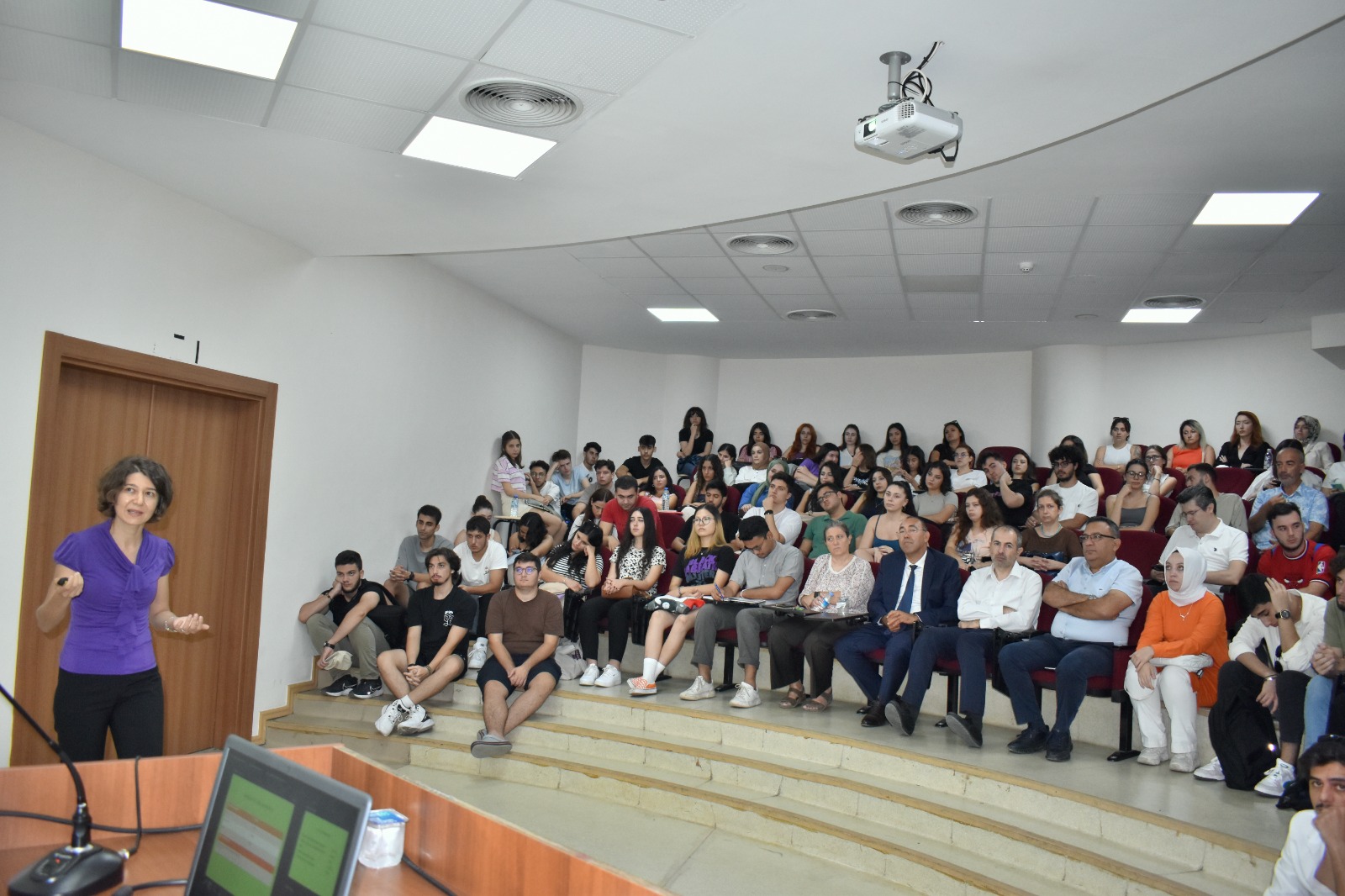 67e7cced-da82-47ff-8ac9-0efe9c57b125.jpg