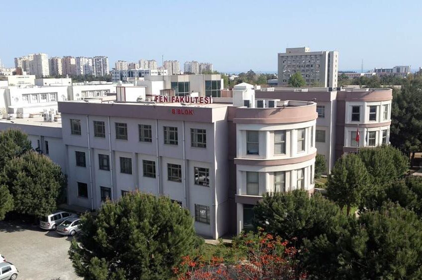 Akdeniz-Üniversitesi-Fen-Fakültesi-Adres-848x563.jpg