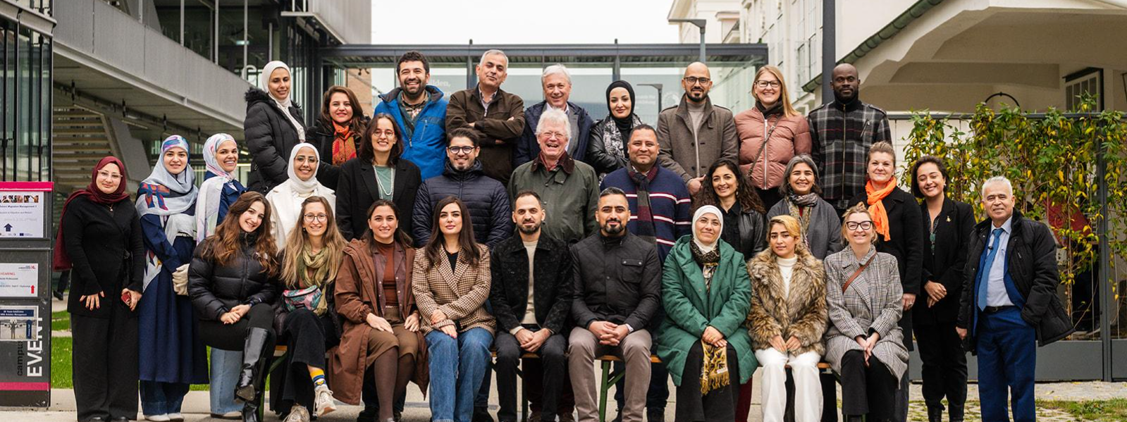 <p>Sosyal Politika ve G&ouml;&ccedil; Araştırmaları</p>