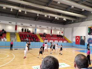 Antalya 07 Kadın Basketbol Takımı Fenerbahçe'ye Mağlup Oldu.jpg